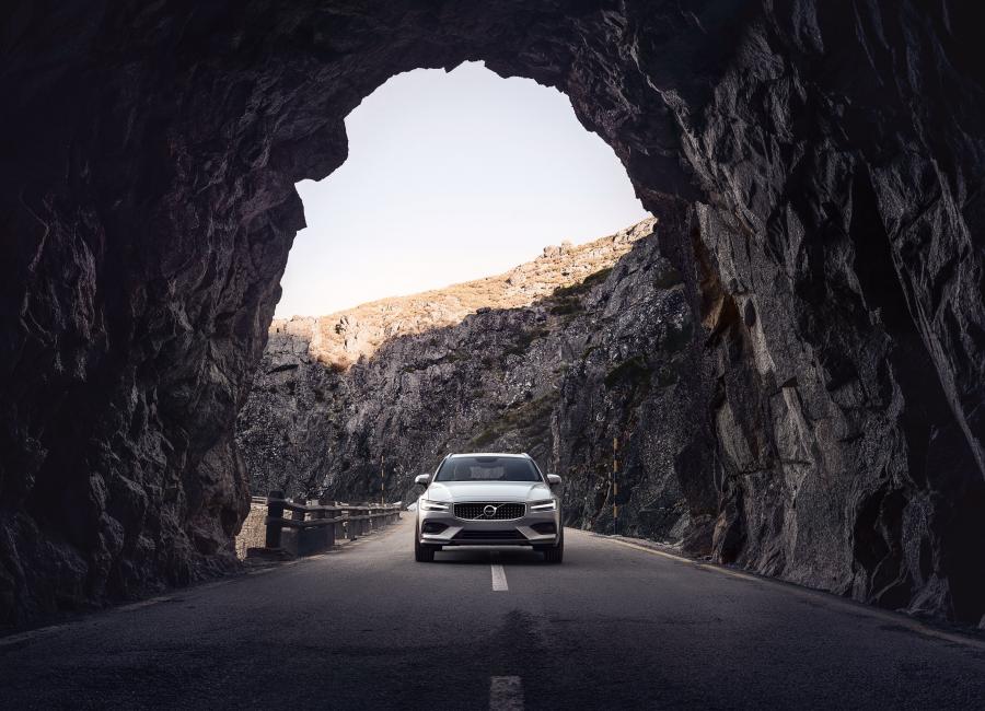  Volvo V60 T5 Cross Country 2018 года  (WW) (фото 20 из 44)